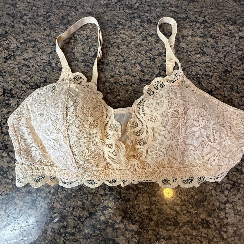 Bali Lace Bra Beige Full‎ Coverage Wirefree Comfort Straps Size S/P